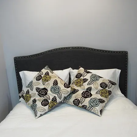 Luxury Suites At Military Trail Toronto Room photo