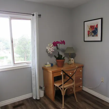 Luxury Suites At Military Trail Toronto Room photo