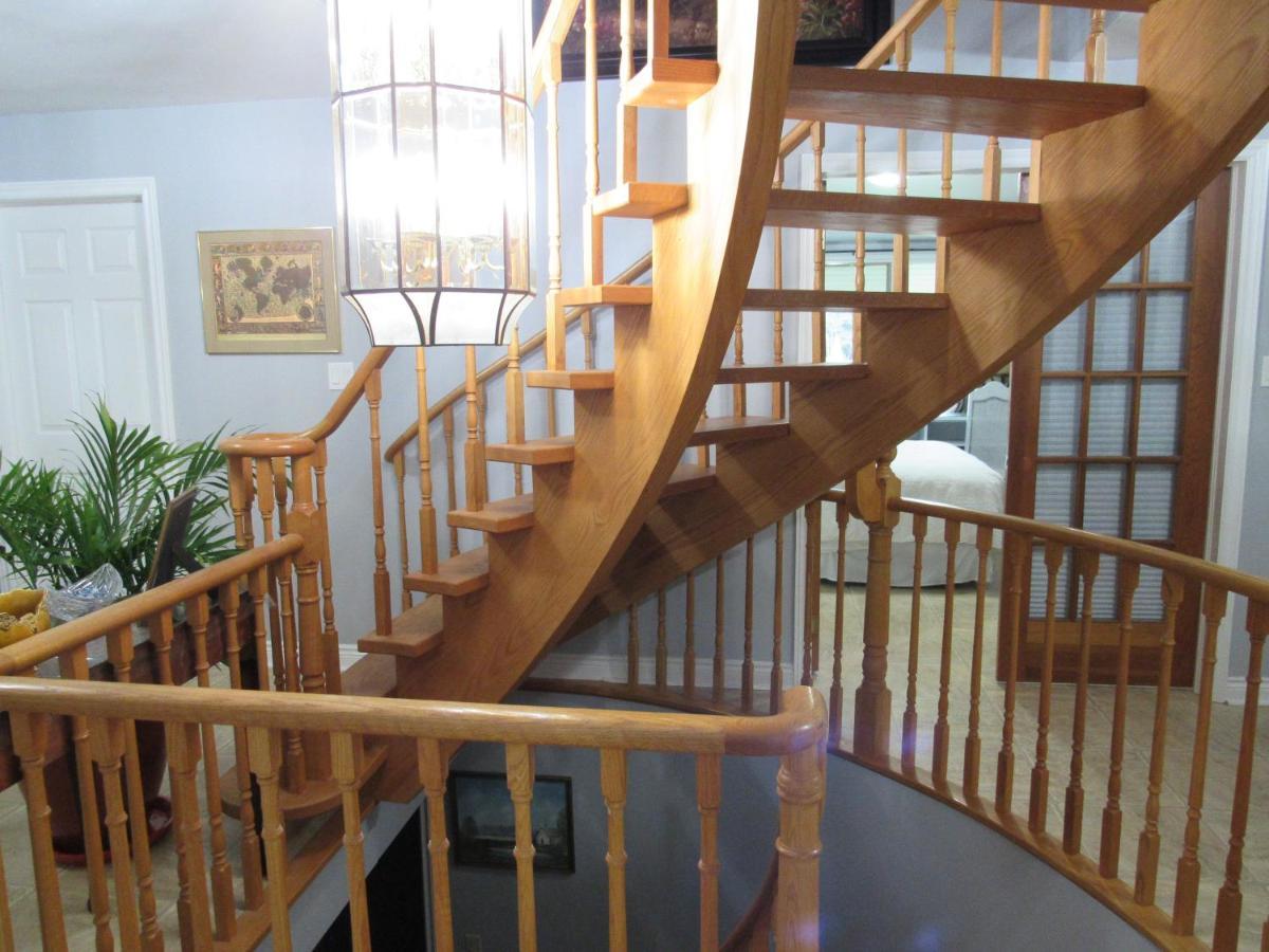 Luxury At Military Trail Homestay Toronto
